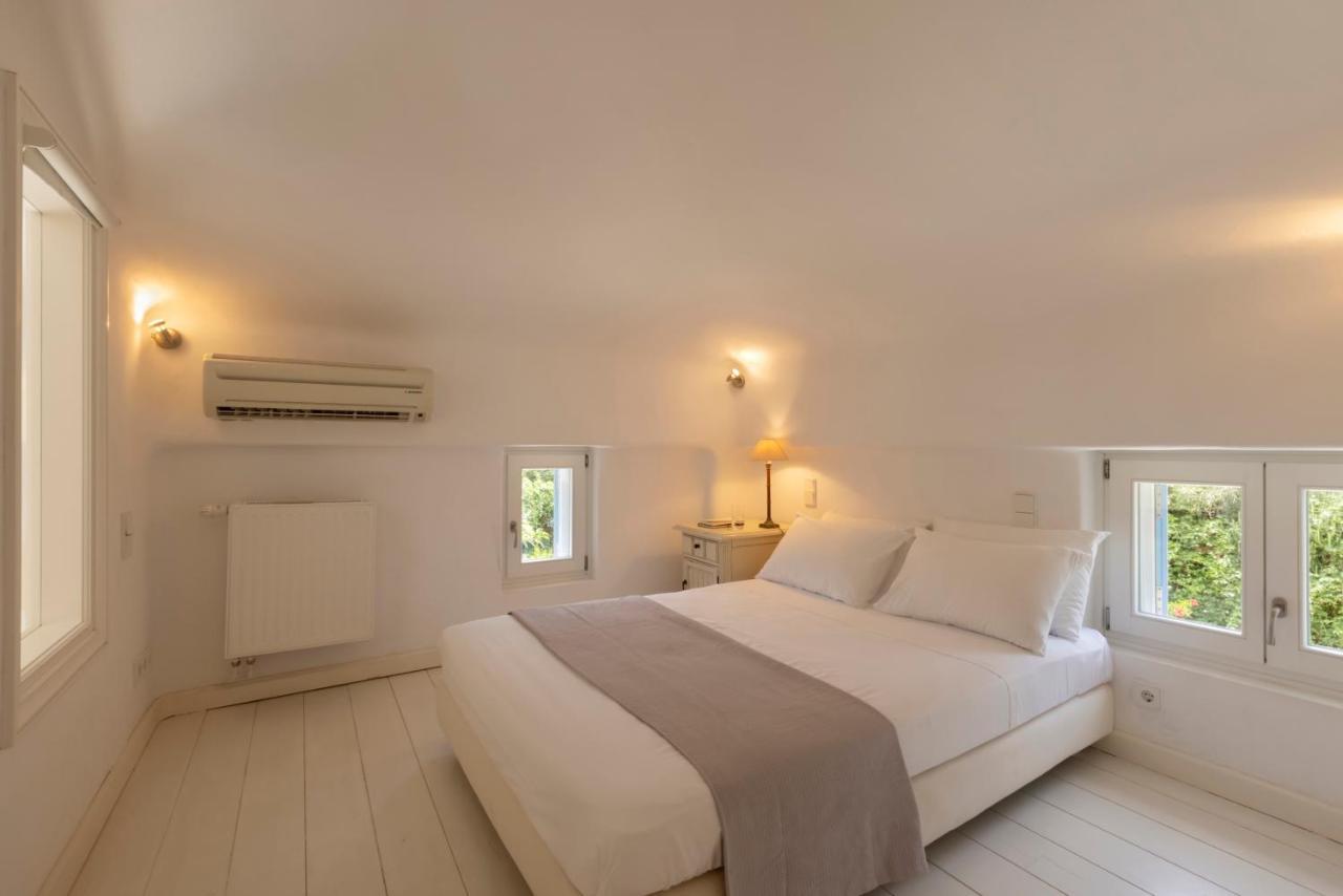 Luxury Villa By The Beach Steniaí Extérieur photo